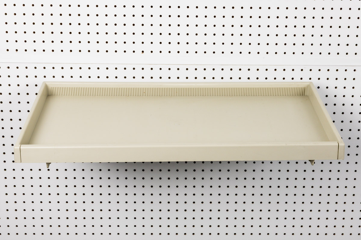 retail display shelf with dividers